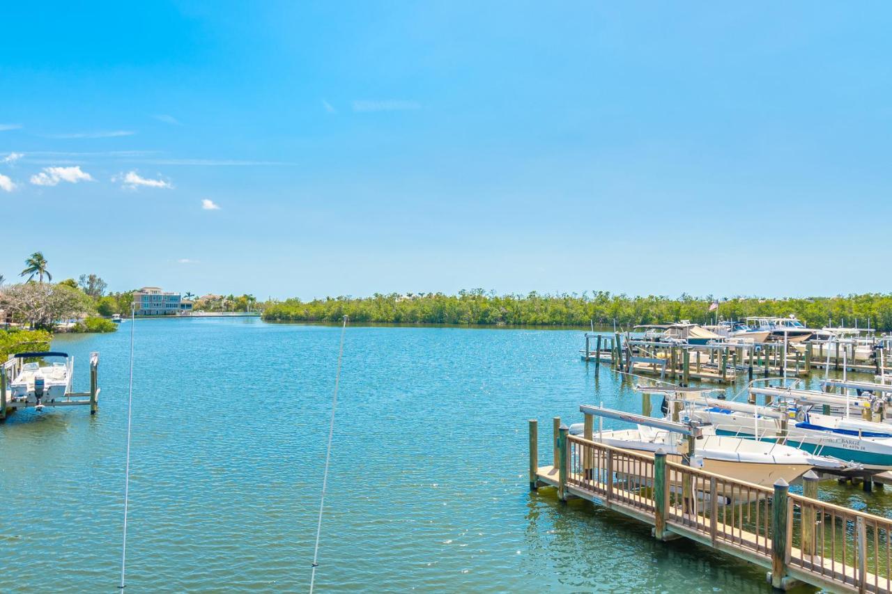 Latitude 26 Waterfront Boutique Resort - Bonita Springs Exterior photo